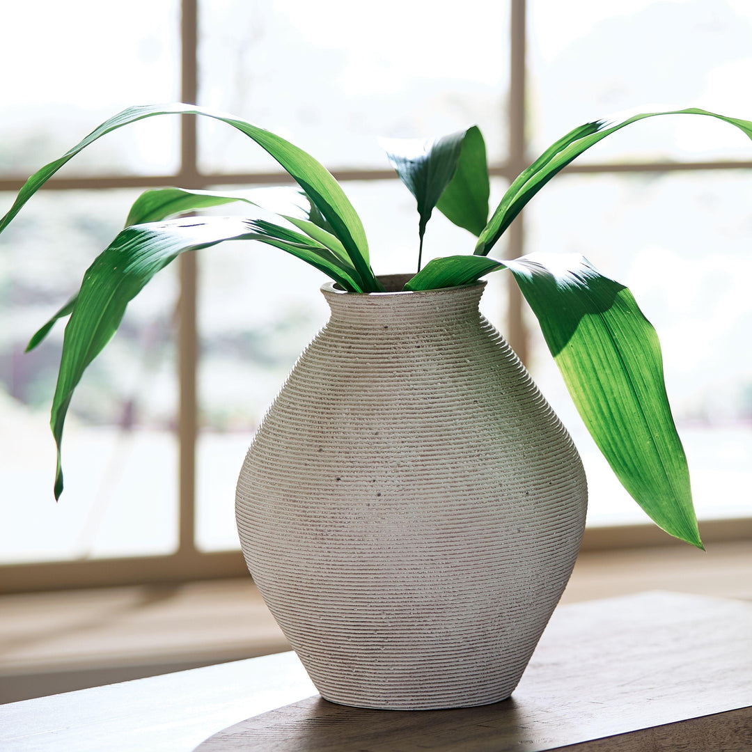 Hannela - Vase - Charmed House Interiors (Kansas City, MO)